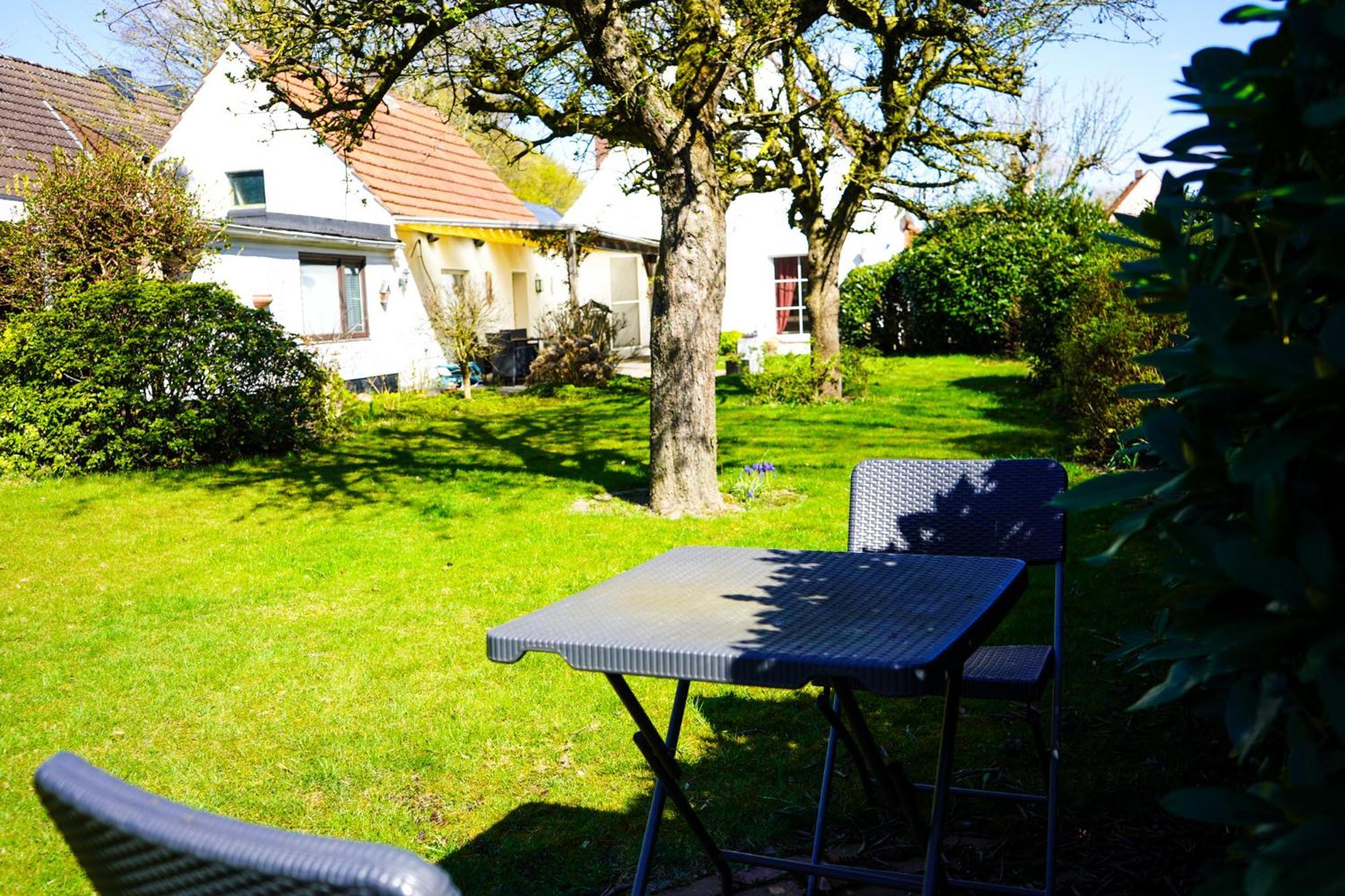 Gemuetliches Haus Mit Grossem Traumhaften Garten BRE Esterno foto
